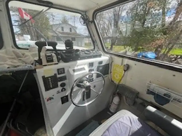 Kapal kerja keur dijual