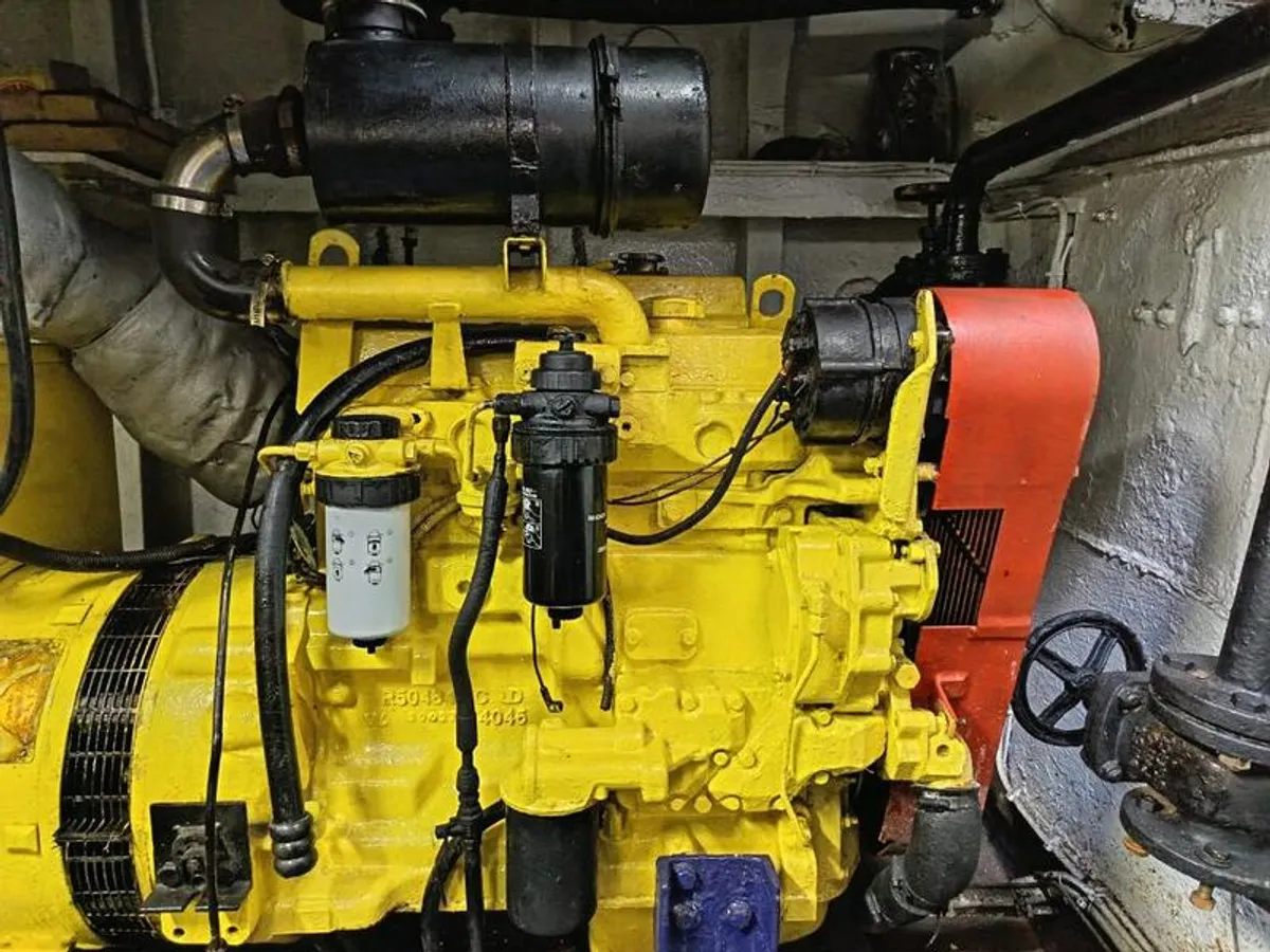 Kapal pasokan keur dijual