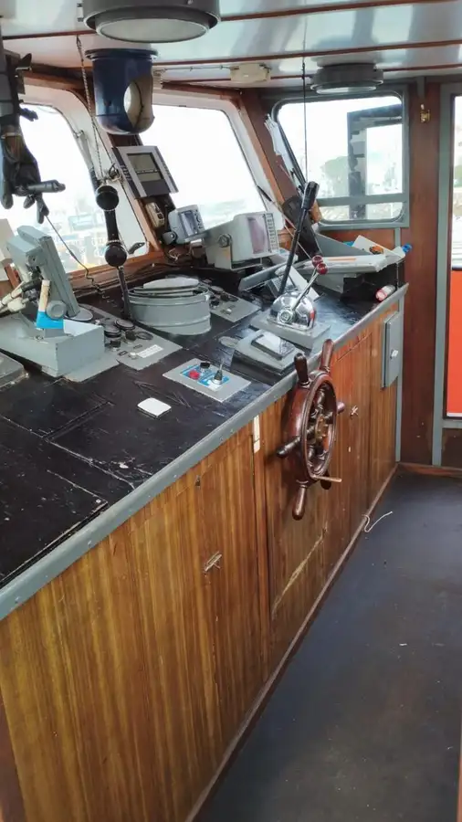 Kapal penarik keur dijual