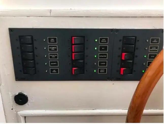 Kapal pesiar keur dijual