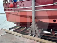 Kapal pangangkut lauk hirup keur dijual