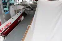 Kapal pangolahan lautan keur dijual