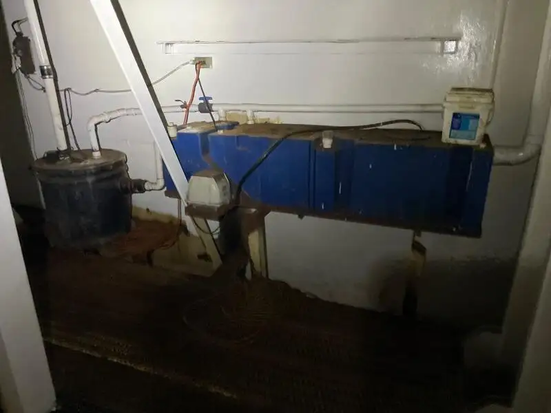 Kapal keruk keur dijual