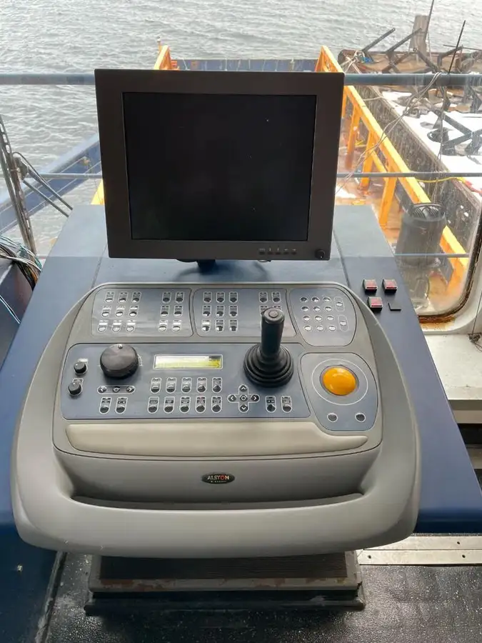 Kapal pasokan keur dijual