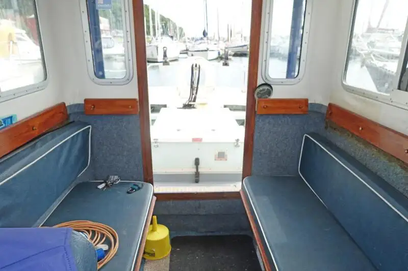 Kapal kerja keur dijual