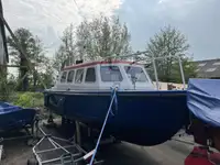 Parahu patroli pikeun dijual
