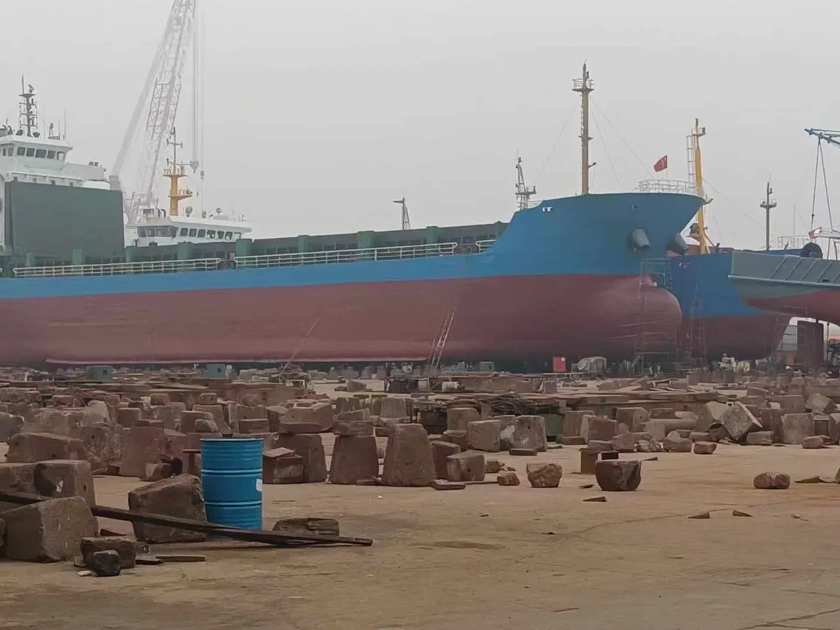 Kapal kontainer keur dijual