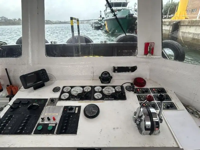 Kapal kerja keur dijual