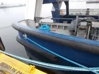 Kapal wadahna pikeun dijual