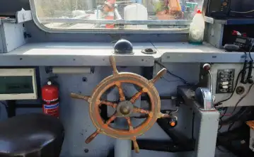 Kapal kerja keur dijual