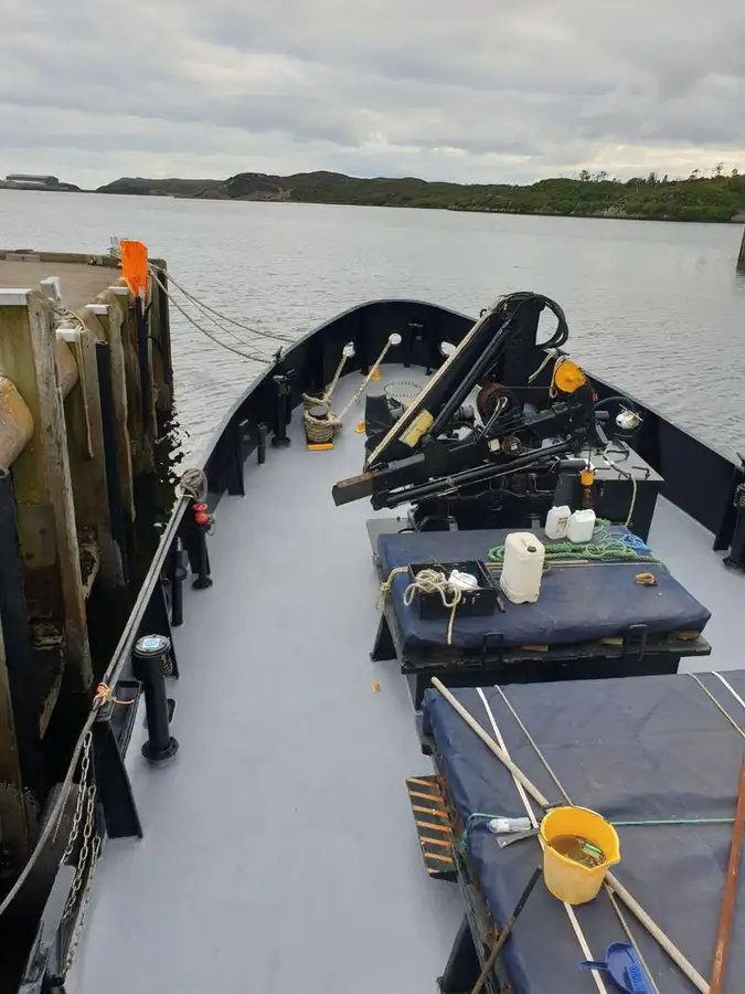 Kapal kerja keur dijual