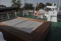 Kapal pesiar keur dijual