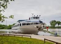 Kapal pesiar keur dijual