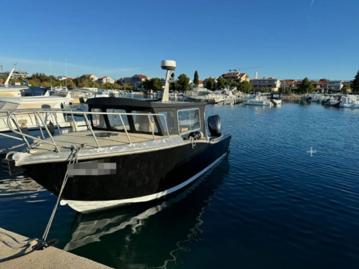 Kapal kerja keur dijual