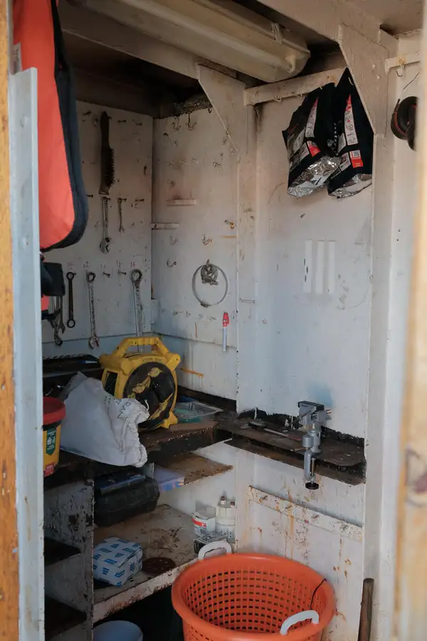 Kapal survei keur dijual