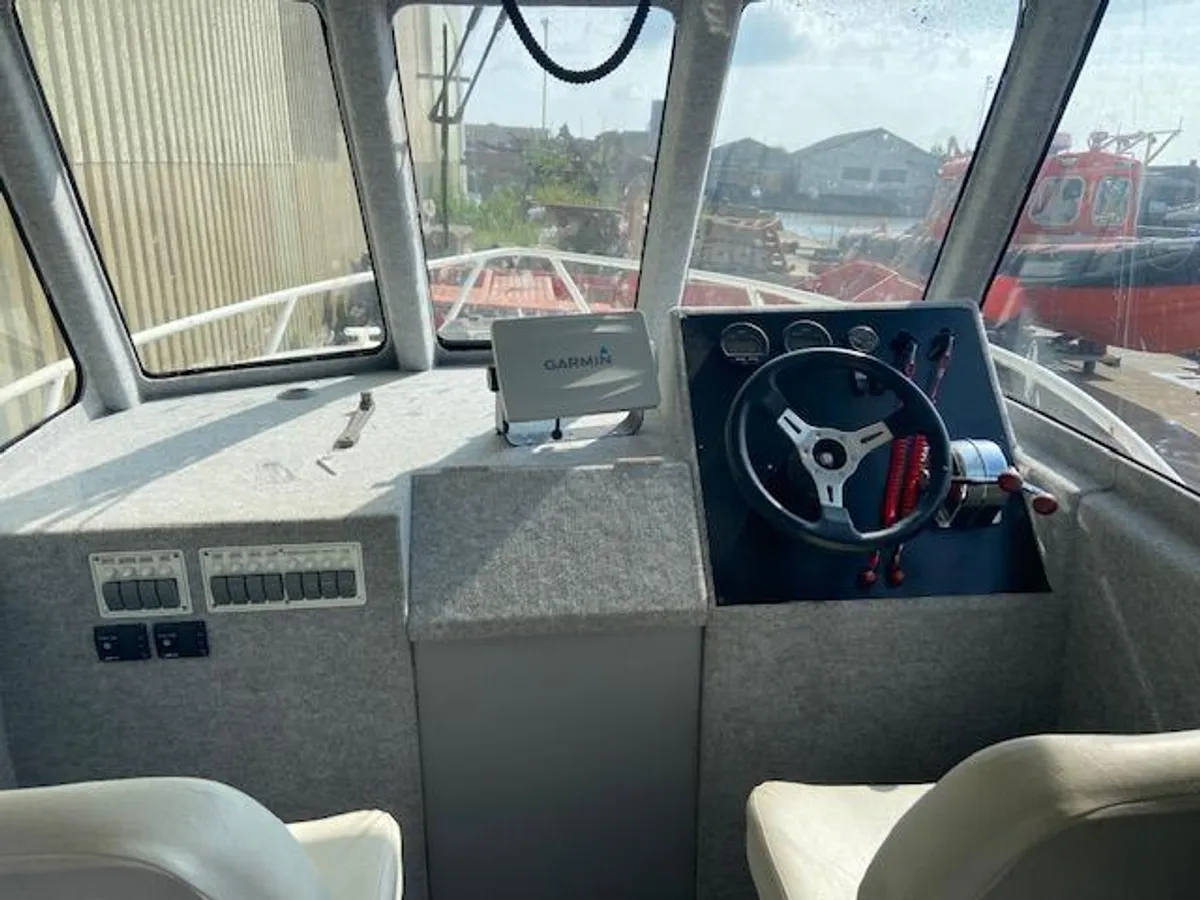 Kapal kerja keur dijual