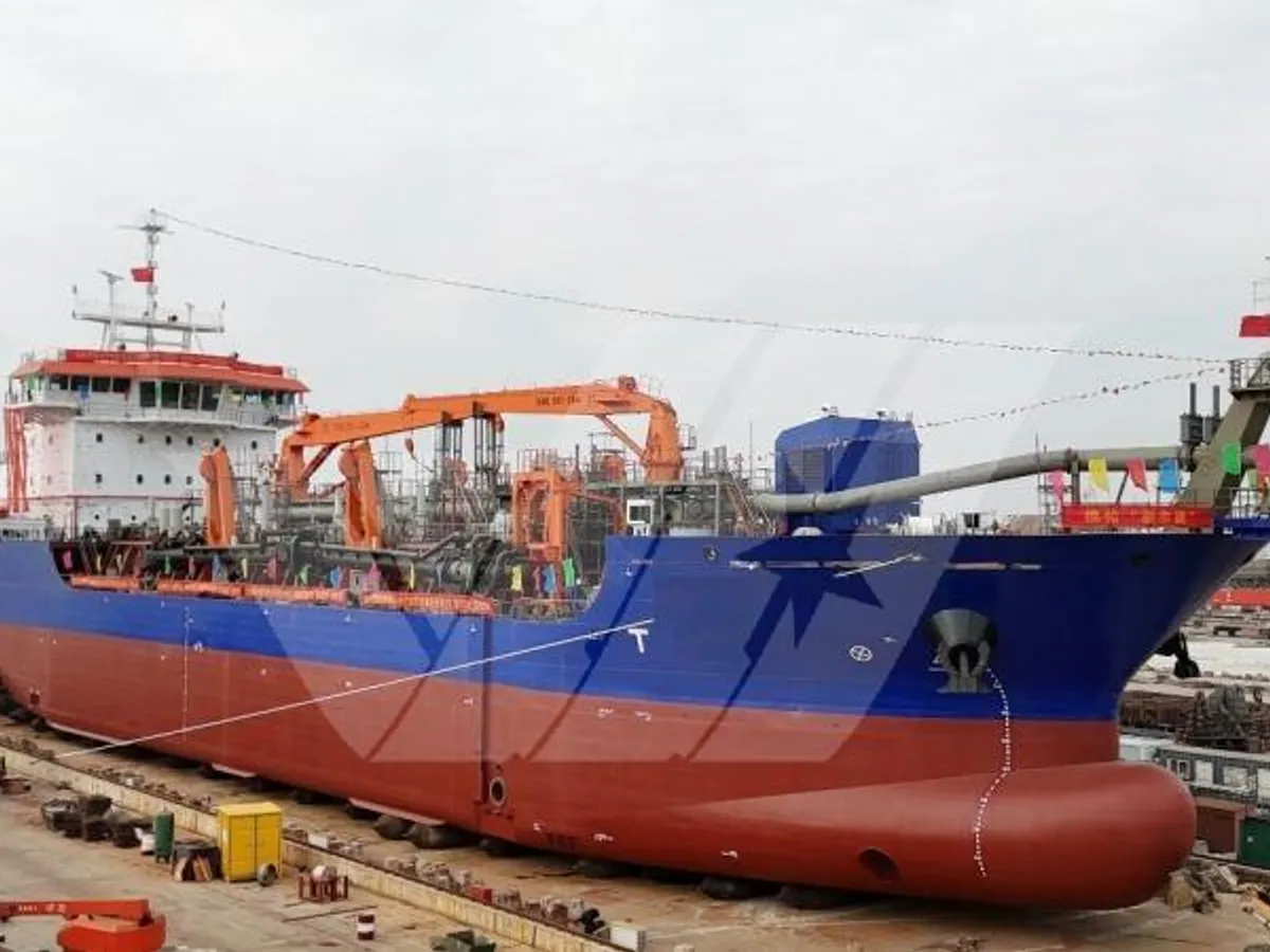 Kapal keruk keur dijual
