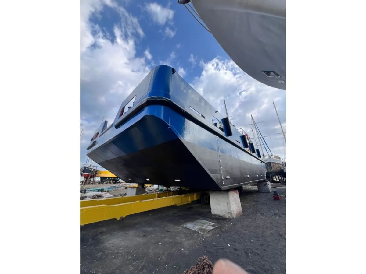 Kapal kontainer keur dijual