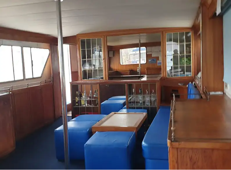 Kapal pesiar keur dijual
