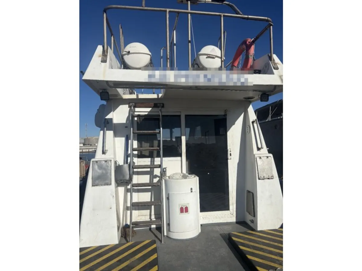Kapal kerja keur dijual