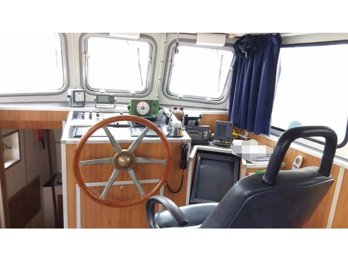 Kapal kerja keur dijual