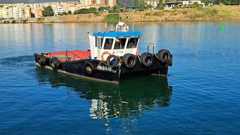 Kapal kerja keur dijual