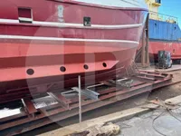 Kapal pangangkut lauk hirup keur dijual