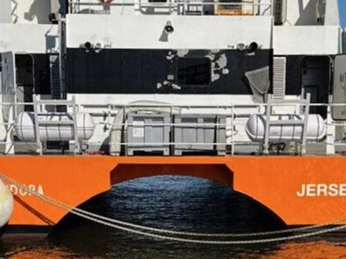 Kapal kerja keur dijual
