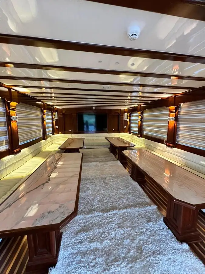 Kapal pesiar keur dijual