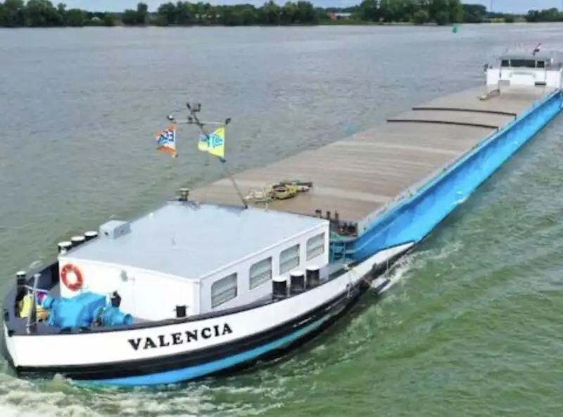 Kapal pangangkut barang curah keur dijual