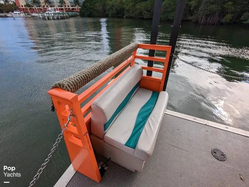 Kapal pesiar keur dijual