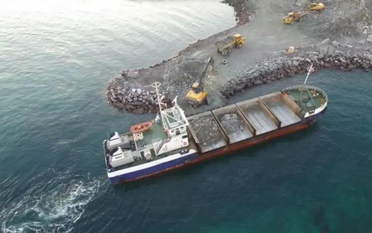 Kapal keruk keur dijual