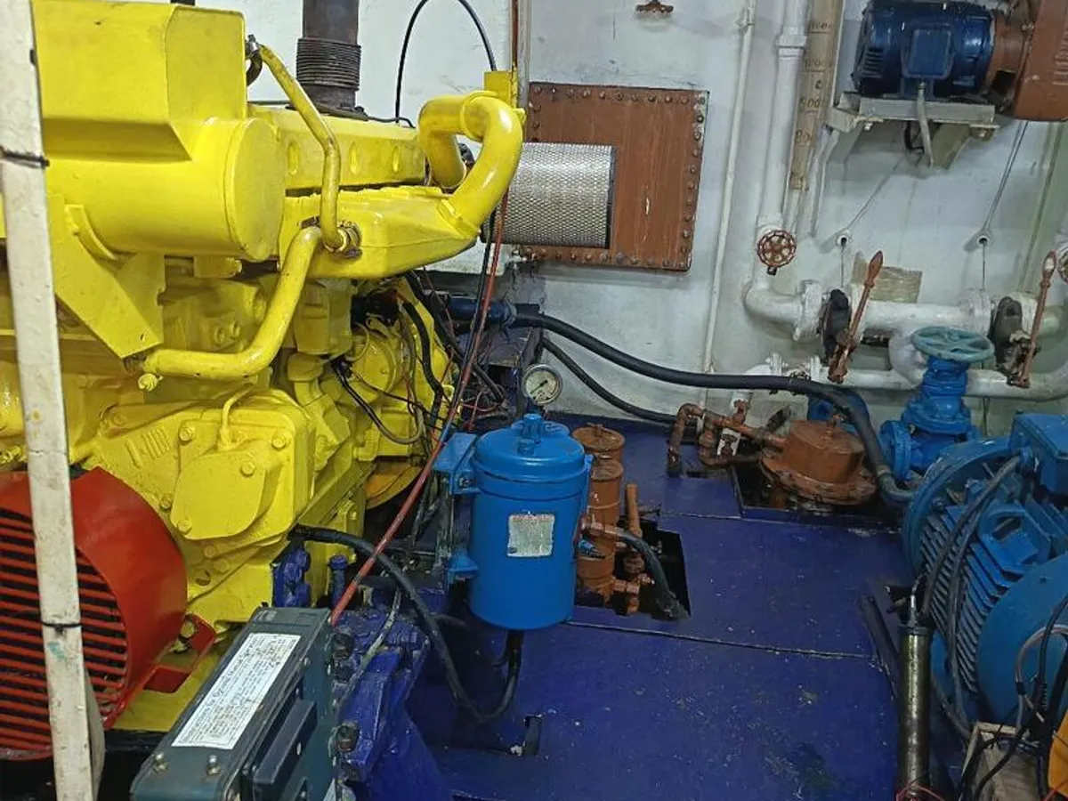 Kapal pasokan keur dijual