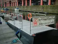 Kapal wadahna pikeun dijual