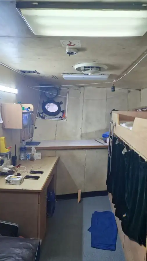 Kapal pasokan keur dijual
