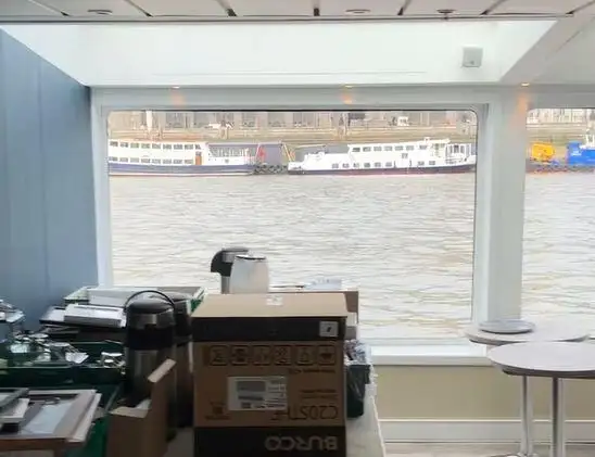 Kapal pesiar-feri keur dijual