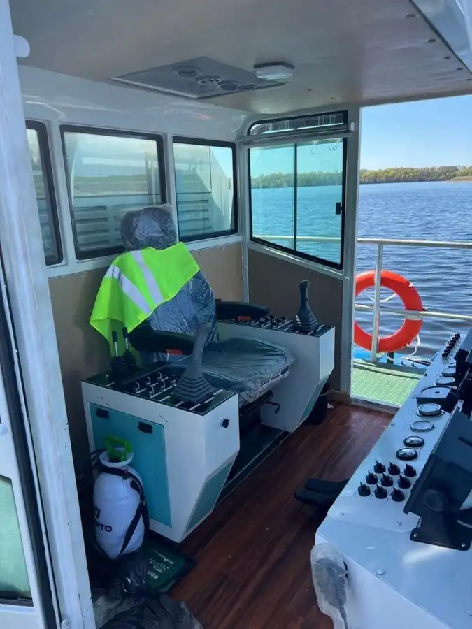 Kapal keruk keur dijual
