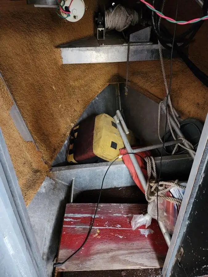 Kapal kerja keur dijual