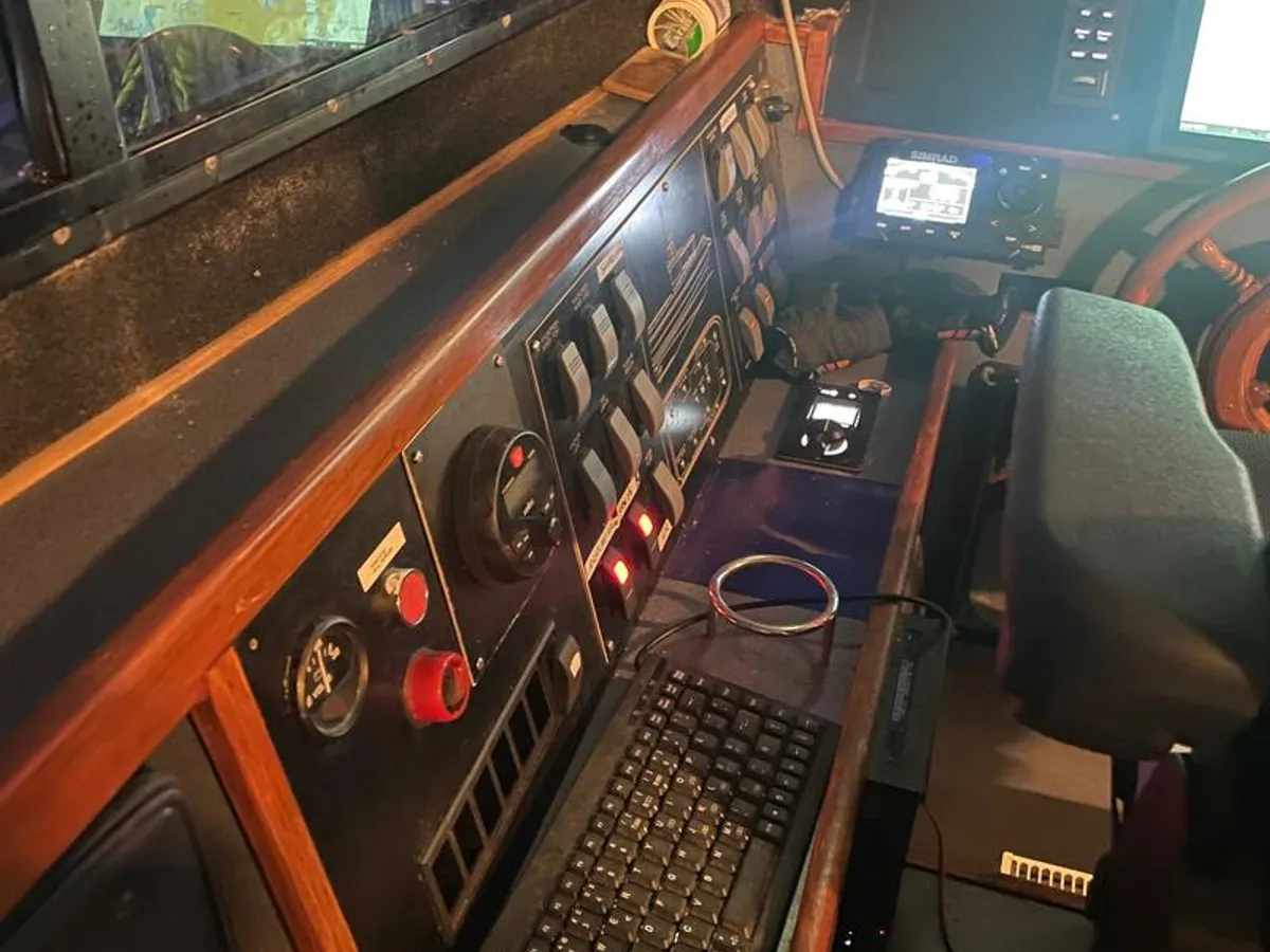 Kapal survei keur dijual