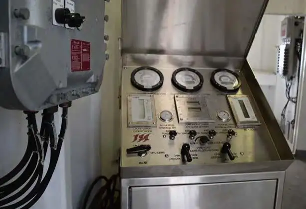 Kapal pangangkut LNG keur dijual