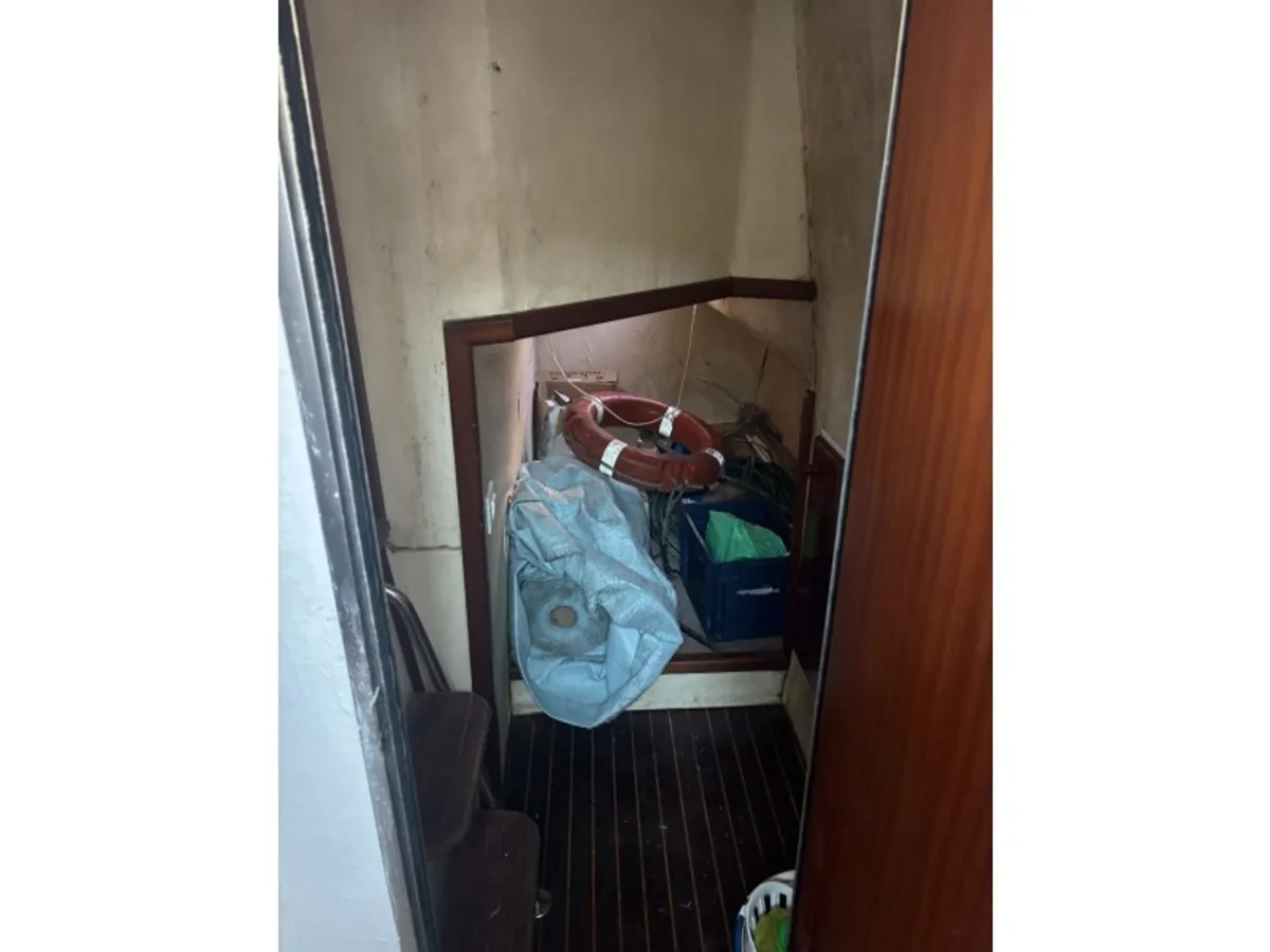 Kapal kerja keur dijual