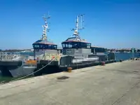 Kapal wadahna pikeun dijual
