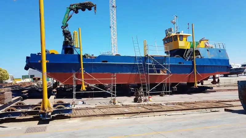 Kapal kerja keur dijual