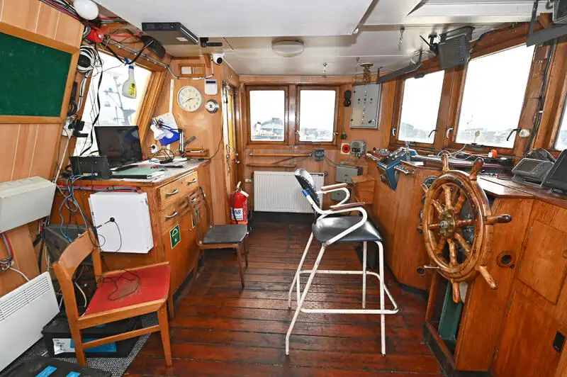 Kapal penarik keur dijual