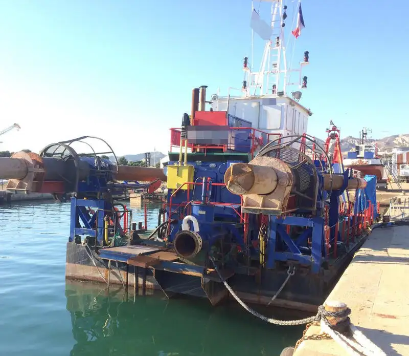 Kapal keruk keur dijual