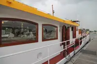 Kapal pesiar keur dijual