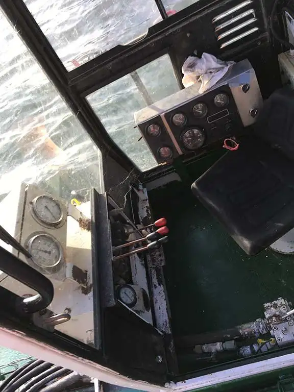 Kapal keruk keur dijual