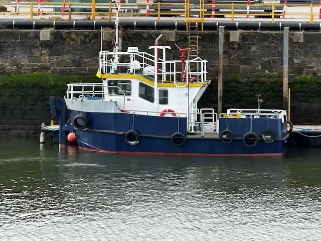 Kapal kerja keur dijual