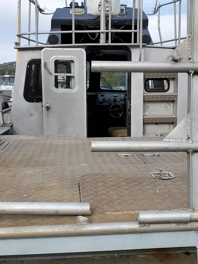 Kapal kerja keur dijual