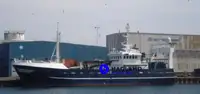 Kapal pikeun ngolah sareng ngantepkeun lauk keur dijual